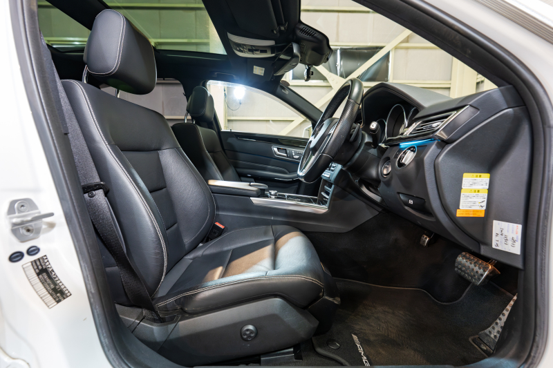 メルセデスベンツ Eクラス E350 AVG AMGｽﾎﾟｰﾂ&ﾚｰﾀﾞｰｾｰﾌﾃｲPKG　 後期ﾓﾃﾞﾙ 黒革 ﾊﾟﾉﾗﾏｻﾝﾙｰﾌ ｼｰﾄﾋｰﾀｰ 純正ﾅﾋﾞ ﾌﾙｾｸﾞTV ﾊﾞｯｸｶﾒﾗ LEDﾍｯﾄﾞﾗｲﾄ AMGｴｱﾛ&18ｲﾝﾁAW　2年保証