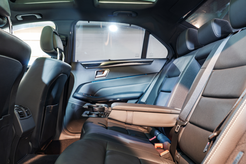 メルセデスベンツ Eクラス E350 AVG AMGｽﾎﾟｰﾂ&ﾚｰﾀﾞｰｾｰﾌﾃｲPKG　 後期ﾓﾃﾞﾙ 黒革 ﾊﾟﾉﾗﾏｻﾝﾙｰﾌ ｼｰﾄﾋｰﾀｰ 純正ﾅﾋﾞ ﾌﾙｾｸﾞTV ﾊﾞｯｸｶﾒﾗ LEDﾍｯﾄﾞﾗｲﾄ AMGｴｱﾛ&18ｲﾝﾁAW　2年保証