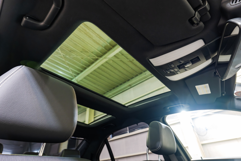 メルセデスベンツ Eクラス E350 AVG AMGｽﾎﾟｰﾂ&ﾚｰﾀﾞｰｾｰﾌﾃｲPKG　 後期ﾓﾃﾞﾙ 黒革 ﾊﾟﾉﾗﾏｻﾝﾙｰﾌ ｼｰﾄﾋｰﾀｰ 純正ﾅﾋﾞ ﾌﾙｾｸﾞTV ﾊﾞｯｸｶﾒﾗ LEDﾍｯﾄﾞﾗｲﾄ AMGｴｱﾛ&18ｲﾝﾁAW　2年保証