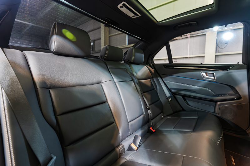 メルセデスベンツ Eクラス E350 AVG AMGｽﾎﾟｰﾂ&ﾚｰﾀﾞｰｾｰﾌﾃｲPKG　 後期ﾓﾃﾞﾙ 黒革 ﾊﾟﾉﾗﾏｻﾝﾙｰﾌ ｼｰﾄﾋｰﾀｰ 純正ﾅﾋﾞ ﾌﾙｾｸﾞTV ﾊﾞｯｸｶﾒﾗ LEDﾍｯﾄﾞﾗｲﾄ AMGｴｱﾛ&18ｲﾝﾁAW　2年保証