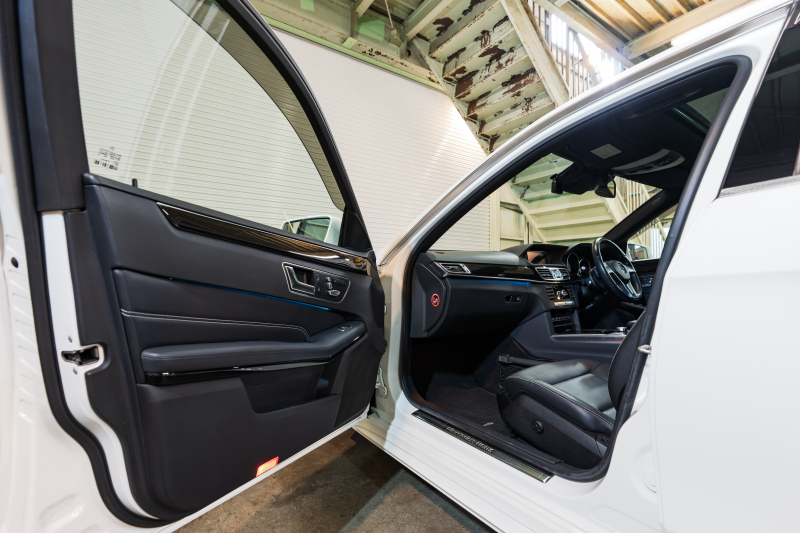 メルセデスベンツ Eクラス E350 AVG AMGｽﾎﾟｰﾂ&ﾚｰﾀﾞｰｾｰﾌﾃｲPKG　 後期ﾓﾃﾞﾙ 黒革 ﾊﾟﾉﾗﾏｻﾝﾙｰﾌ ｼｰﾄﾋｰﾀｰ 純正ﾅﾋﾞ ﾌﾙｾｸﾞTV ﾊﾞｯｸｶﾒﾗ LEDﾍｯﾄﾞﾗｲﾄ AMGｴｱﾛ&18ｲﾝﾁAW　2年保証
