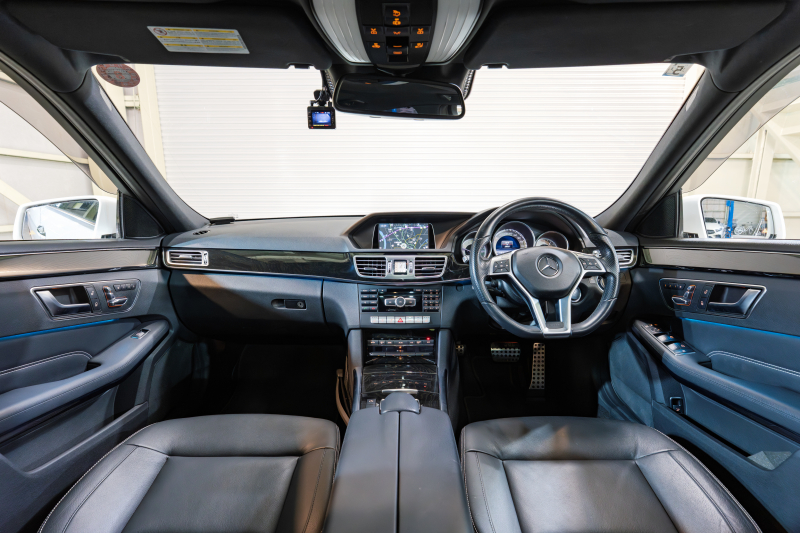 メルセデスベンツ Eクラス E350 AVG AMGｽﾎﾟｰﾂ&ﾚｰﾀﾞｰｾｰﾌﾃｲPKG　 後期ﾓﾃﾞﾙ 黒革 ﾊﾟﾉﾗﾏｻﾝﾙｰﾌ ｼｰﾄﾋｰﾀｰ 純正ﾅﾋﾞ ﾌﾙｾｸﾞTV ﾊﾞｯｸｶﾒﾗ LEDﾍｯﾄﾞﾗｲﾄ AMGｴｱﾛ&18ｲﾝﾁAW　2年保証