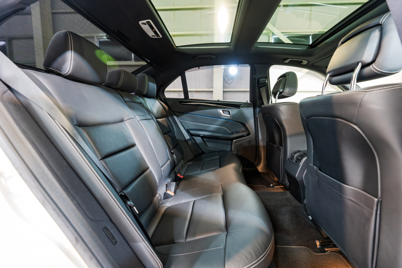 メルセデスベンツ Eクラス E350 AVG AMGｽﾎﾟｰﾂ&ﾚｰﾀﾞｰｾｰﾌﾃｲPKG　 後期ﾓﾃﾞﾙ 黒革 ﾊﾟﾉﾗﾏｻﾝﾙｰﾌ ｼｰﾄﾋｰﾀｰ 純正ﾅﾋﾞ ﾌﾙｾｸﾞTV ﾊﾞｯｸｶﾒﾗ LEDﾍｯﾄﾞﾗｲﾄ AMGｴｱﾛ&18ｲﾝﾁAW　2年保証