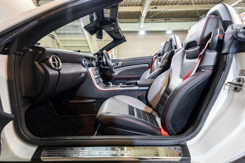 メルセデスベンツ SLCクラス SLC180 ﾚｯﾄﾞｱｰﾄｴﾃﾞｨｼｮﾝ ﾚｰﾀﾞｰP　特別仕様 黒銀革 ｼｰﾄﾋｰﾀｰ ｴｱｽｶｰﾌ 純正ﾅﾋﾞ ﾌﾙｾｸﾞTV CarPlay Bｶﾒﾗ ﾚｯﾄﾞﾌﾞﾚｰｷｷｬﾘﾊﾟｰ LEDﾍｯﾄﾞ AMGｴｱﾛ&18AW　2年保証