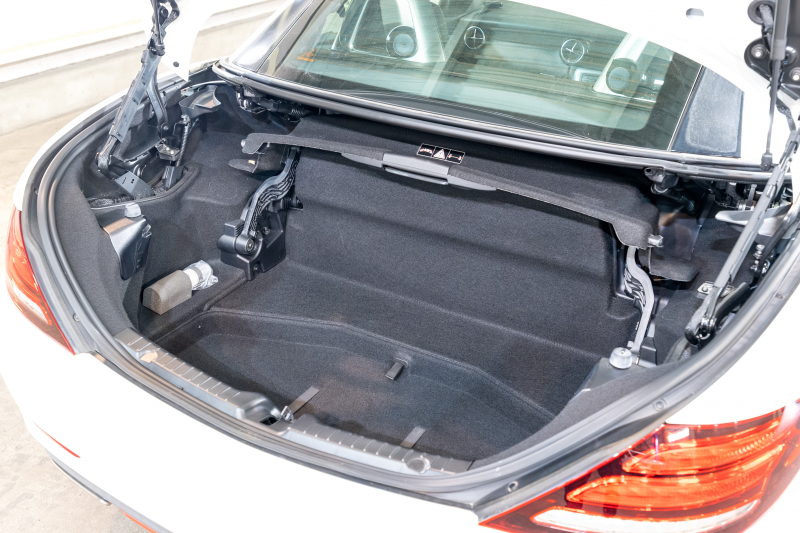 メルセデスベンツ SLCクラス SLC180 ﾚｯﾄﾞｱｰﾄｴﾃﾞｨｼｮﾝ ﾚｰﾀﾞｰP　特別仕様 黒銀革 ｼｰﾄﾋｰﾀｰ ｴｱｽｶｰﾌ 純正ﾅﾋﾞ ﾌﾙｾｸﾞTV CarPlay Bｶﾒﾗ ﾚｯﾄﾞﾌﾞﾚｰｷｷｬﾘﾊﾟｰ LEDﾍｯﾄﾞ AMGｴｱﾛ&18AW　2年保証