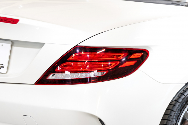 メルセデスベンツ SLCクラス SLC180 ﾚｯﾄﾞｱｰﾄｴﾃﾞｨｼｮﾝ ﾚｰﾀﾞｰP　特別仕様 黒銀革 ｼｰﾄﾋｰﾀｰ ｴｱｽｶｰﾌ 純正ﾅﾋﾞ ﾌﾙｾｸﾞTV CarPlay Bｶﾒﾗ ﾚｯﾄﾞﾌﾞﾚｰｷｷｬﾘﾊﾟｰ LEDﾍｯﾄﾞ AMGｴｱﾛ&18AW　2年保証