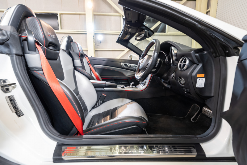 メルセデスベンツ SLCクラス SLC180 ﾚｯﾄﾞｱｰﾄｴﾃﾞｨｼｮﾝ ﾚｰﾀﾞｰP　特別仕様 黒銀革 ｼｰﾄﾋｰﾀｰ ｴｱｽｶｰﾌ 純正ﾅﾋﾞ ﾌﾙｾｸﾞTV CarPlay Bｶﾒﾗ ﾚｯﾄﾞﾌﾞﾚｰｷｷｬﾘﾊﾟｰ LEDﾍｯﾄﾞ AMGｴｱﾛ&18AW　2年保証