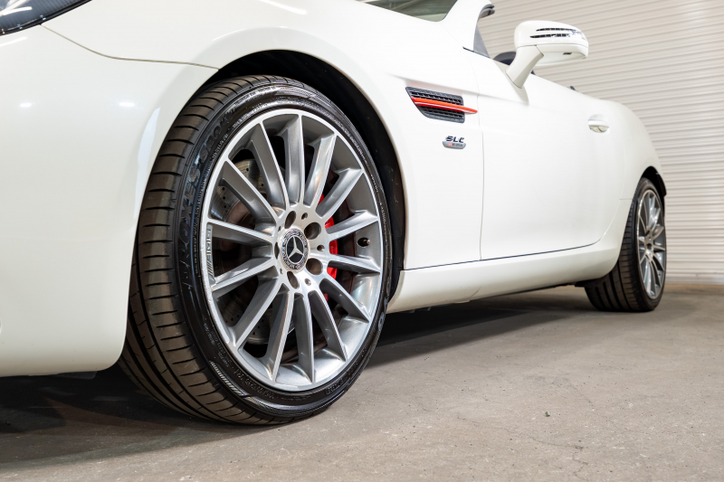 メルセデスベンツ SLCクラス SLC180 ﾚｯﾄﾞｱｰﾄｴﾃﾞｨｼｮﾝ ﾚｰﾀﾞｰP　特別仕様 黒銀革 ｼｰﾄﾋｰﾀｰ ｴｱｽｶｰﾌ 純正ﾅﾋﾞ ﾌﾙｾｸﾞTV CarPlay Bｶﾒﾗ ﾚｯﾄﾞﾌﾞﾚｰｷｷｬﾘﾊﾟｰ LEDﾍｯﾄﾞ AMGｴｱﾛ&18AW　2年保証