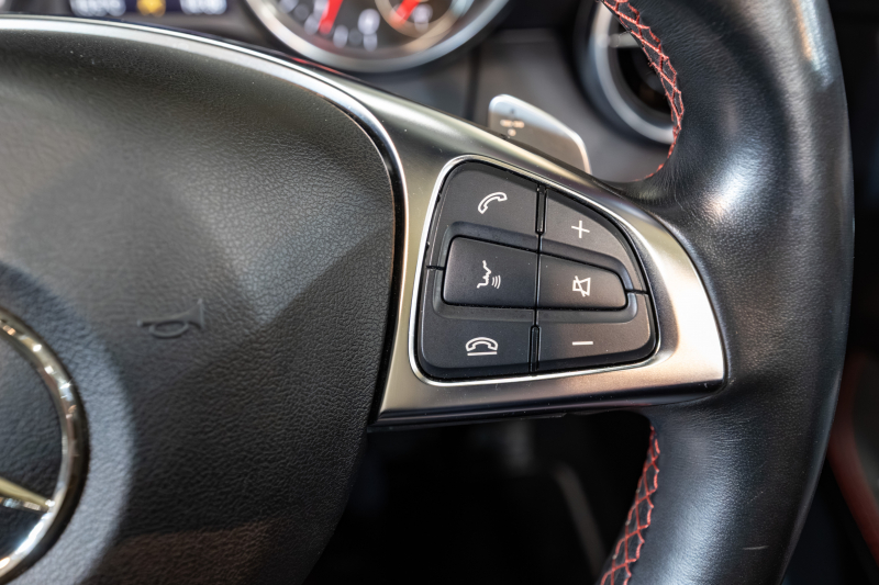 メルセデスベンツ SLCクラス SLC180 ﾚｯﾄﾞｱｰﾄｴﾃﾞｨｼｮﾝ ﾚｰﾀﾞｰP　特別仕様 黒銀革 ｼｰﾄﾋｰﾀｰ ｴｱｽｶｰﾌ 純正ﾅﾋﾞ ﾌﾙｾｸﾞTV CarPlay Bｶﾒﾗ ﾚｯﾄﾞﾌﾞﾚｰｷｷｬﾘﾊﾟｰ LEDﾍｯﾄﾞ AMGｴｱﾛ&18AW　2年保証