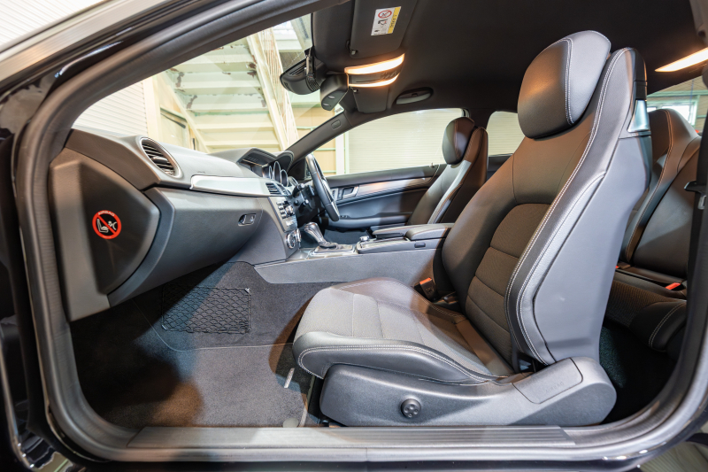 メルセデスベンツ Cクラス C180ｸｰﾍﾟ ﾚｰﾀﾞｰｾｰﾌﾃｨ＆ﾕｰﾃｨﾘﾃｨPKG　黒半革 純正ﾅﾋﾞTV Bｶﾒﾗ ﾊﾟｰｸﾄﾛﾆｯｸ ｷｾﾉﾝ LEDﾄﾞﾗｲﾋﾞﾝｸﾞﾗｲﾄ Pｽﾀ AMGｴｱﾛ＆18AW ﾄﾞﾘﾙﾄﾞﾛｰﾀｰ ﾛｺﾞ入ｷｬﾘﾊﾟｰ　2年保証