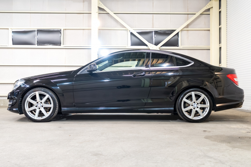 メルセデスベンツ Cクラス C180ｸｰﾍﾟ ﾚｰﾀﾞｰｾｰﾌﾃｨ＆ﾕｰﾃｨﾘﾃｨPKG　黒半革 純正ﾅﾋﾞTV Bｶﾒﾗ ﾊﾟｰｸﾄﾛﾆｯｸ ｷｾﾉﾝ LEDﾄﾞﾗｲﾋﾞﾝｸﾞﾗｲﾄ Pｽﾀ AMGｴｱﾛ＆18AW ﾄﾞﾘﾙﾄﾞﾛｰﾀｰ ﾛｺﾞ入ｷｬﾘﾊﾟｰ　2年保証