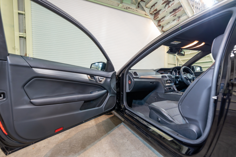 メルセデスベンツ Cクラス C180ｸｰﾍﾟ ﾚｰﾀﾞｰｾｰﾌﾃｨ＆ﾕｰﾃｨﾘﾃｨPKG　黒半革 純正ﾅﾋﾞTV Bｶﾒﾗ ﾊﾟｰｸﾄﾛﾆｯｸ ｷｾﾉﾝ LEDﾄﾞﾗｲﾋﾞﾝｸﾞﾗｲﾄ Pｽﾀ AMGｴｱﾛ＆18AW ﾄﾞﾘﾙﾄﾞﾛｰﾀｰ ﾛｺﾞ入ｷｬﾘﾊﾟｰ　2年保証