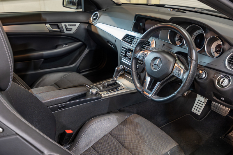 メルセデスベンツ Cクラス C180ｸｰﾍﾟ ﾚｰﾀﾞｰｾｰﾌﾃｨ＆ﾕｰﾃｨﾘﾃｨPKG　黒半革 純正ﾅﾋﾞTV Bｶﾒﾗ ﾊﾟｰｸﾄﾛﾆｯｸ ｷｾﾉﾝ LEDﾄﾞﾗｲﾋﾞﾝｸﾞﾗｲﾄ Pｽﾀ AMGｴｱﾛ＆18AW ﾄﾞﾘﾙﾄﾞﾛｰﾀｰ ﾛｺﾞ入ｷｬﾘﾊﾟｰ　2年保証