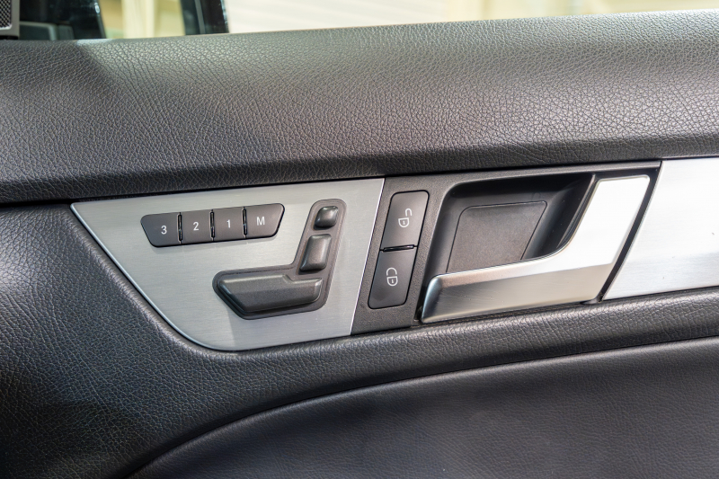 メルセデスベンツ Cクラス C180ｸｰﾍﾟ ﾚｰﾀﾞｰｾｰﾌﾃｨ＆ﾕｰﾃｨﾘﾃｨPKG　黒半革 純正ﾅﾋﾞTV Bｶﾒﾗ ﾊﾟｰｸﾄﾛﾆｯｸ ｷｾﾉﾝ LEDﾄﾞﾗｲﾋﾞﾝｸﾞﾗｲﾄ Pｽﾀ AMGｴｱﾛ＆18AW ﾄﾞﾘﾙﾄﾞﾛｰﾀｰ ﾛｺﾞ入ｷｬﾘﾊﾟｰ　2年保証