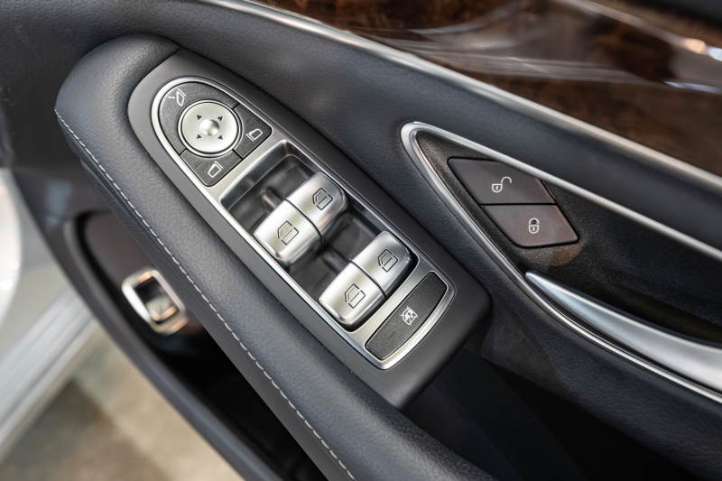 メルセデスベンツ Sクラス S400 ﾚｰﾀﾞｰｾｰﾌﾃｨPKG　後期 黒革 ﾊﾟﾉﾗﾏSR ﾅﾋﾞTV ｲｰｼﾞｰｸﾛｰｼﾞｬｰ 自動ﾄﾗﾝｸ ﾌｯﾄｵｰﾌﾟﾅｰ ｴｱﾊﾞﾗﾝｽP ﾏﾙﾁﾋﾞｰﾑLED　2年保証