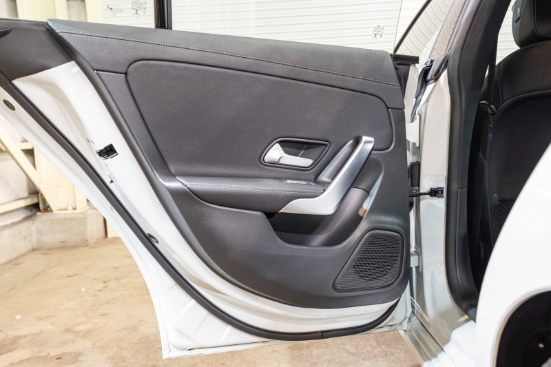 メルセデスベンツ CLAクラス CLA200dｼｭｰﾃｨﾝｸﾞﾌﾞﾚｰｸ ﾚｰﾀﾞｰｾｰﾌﾃｨPKG　Pｽﾀ 黒半革 ﾒﾓﾘｰPｼｰﾄ ﾋｰﾀｰ ﾅﾋﾞTV Bｶﾒﾗ LEDﾍｯﾄﾞﾗｲﾄ ﾜｲﾔﾚｽﾁｬｰｼﾞﾝｸﾞ 自動Rｹﾞｰﾄ/ﾊﾝｽﾞﾌﾘｰA　2年保証