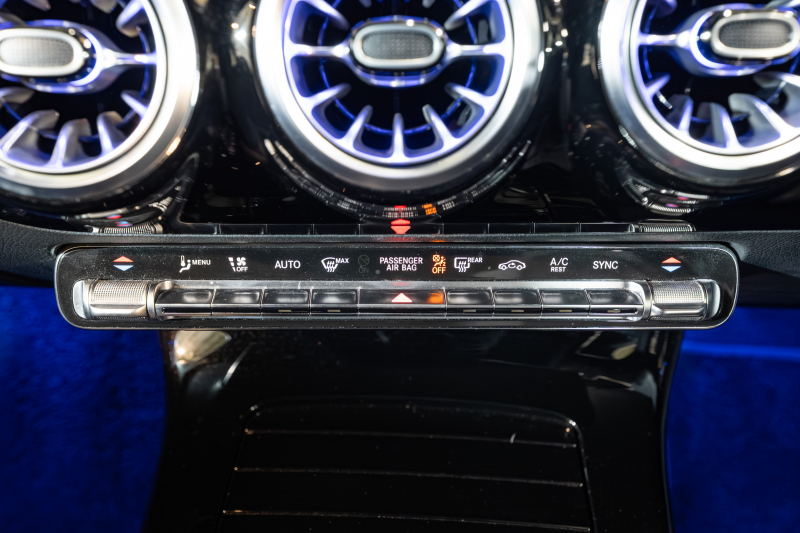 メルセデスベンツ CLAクラス CLA200dｼｭｰﾃｨﾝｸﾞﾌﾞﾚｰｸ ﾚｰﾀﾞｰｾｰﾌﾃｨPKG　Pｽﾀ 黒半革 ﾒﾓﾘｰPｼｰﾄ ﾋｰﾀｰ ﾅﾋﾞTV Bｶﾒﾗ LEDﾍｯﾄﾞﾗｲﾄ ﾜｲﾔﾚｽﾁｬｰｼﾞﾝｸﾞ 自動Rｹﾞｰﾄ/ﾊﾝｽﾞﾌﾘｰA　2年保証