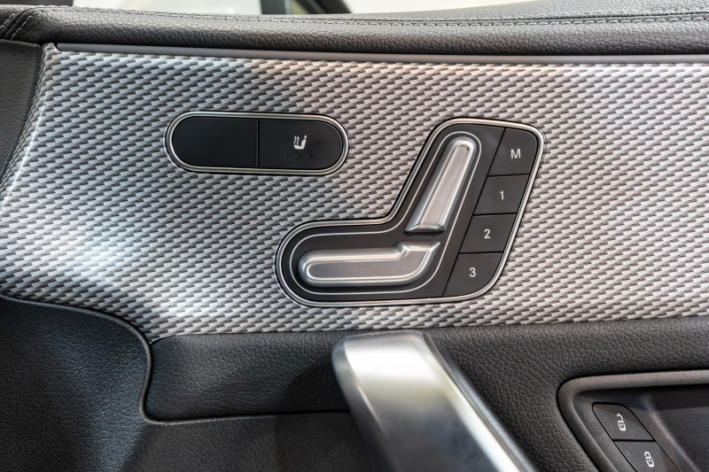 メルセデスベンツ CLAクラス CLA200dｼｭｰﾃｨﾝｸﾞﾌﾞﾚｰｸ ﾚｰﾀﾞｰｾｰﾌﾃｨPKG　Pｽﾀ 黒半革 ﾒﾓﾘｰPｼｰﾄ ﾋｰﾀｰ ﾅﾋﾞTV Bｶﾒﾗ LEDﾍｯﾄﾞﾗｲﾄ ﾜｲﾔﾚｽﾁｬｰｼﾞﾝｸﾞ 自動Rｹﾞｰﾄ/ﾊﾝｽﾞﾌﾘｰA　2年保証