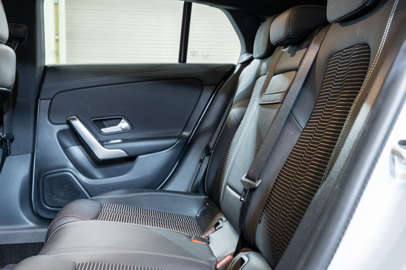 メルセデスベンツ CLAクラス CLA200dｼｭｰﾃｨﾝｸﾞﾌﾞﾚｰｸ ﾚｰﾀﾞｰｾｰﾌﾃｨPKG　Pｽﾀ 黒半革 ﾒﾓﾘｰPｼｰﾄ ﾋｰﾀｰ ﾅﾋﾞTV Bｶﾒﾗ LEDﾍｯﾄﾞﾗｲﾄ ﾜｲﾔﾚｽﾁｬｰｼﾞﾝｸﾞ 自動Rｹﾞｰﾄ/ﾊﾝｽﾞﾌﾘｰA　2年保証