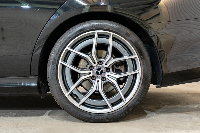 メルセデスベンツ Eクラス E200 ｽﾎﾟｰﾂ AMGｲﾝﾃﾘｱPKG ｴｸｽｸﾙｰｼﾌﾞ&ﾚｰﾀﾞｰSP　後期 BSG搭載 黒革 ﾊﾟﾉﾗﾏSR ﾅﾋﾞTV 360°ｶﾒﾗ ﾌﾞﾙﾒｽﾀｰ ﾍｯﾄﾞｱｯﾌﾟD ﾜｲﾔﾚｽﾁｬｰｼﾞ 自動ﾄﾗﾝｸ LEDﾍｯﾄﾞﾗｲﾄ　2年保証