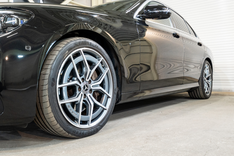 メルセデスベンツ Eクラス E200 ｽﾎﾟｰﾂ AMGｲﾝﾃﾘｱPKG ｴｸｽｸﾙｰｼﾌﾞ&ﾚｰﾀﾞｰSP　後期 BSG搭載 黒革 ﾊﾟﾉﾗﾏSR ﾅﾋﾞTV 360°ｶﾒﾗ ﾌﾞﾙﾒｽﾀｰ ﾍｯﾄﾞｱｯﾌﾟD ﾜｲﾔﾚｽﾁｬｰｼﾞ 自動ﾄﾗﾝｸ LEDﾍｯﾄﾞﾗｲﾄ　2年保証