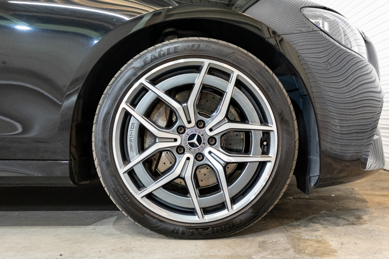 メルセデスベンツ Eクラス E200 ｽﾎﾟｰﾂ AMGｲﾝﾃﾘｱPKG ｴｸｽｸﾙｰｼﾌﾞ&ﾚｰﾀﾞｰSP　後期 BSG搭載 黒革 ﾊﾟﾉﾗﾏSR ﾅﾋﾞTV 360°ｶﾒﾗ ﾌﾞﾙﾒｽﾀｰ ﾍｯﾄﾞｱｯﾌﾟD ﾜｲﾔﾚｽﾁｬｰｼﾞ 自動ﾄﾗﾝｸ LEDﾍｯﾄﾞﾗｲﾄ　2年保証