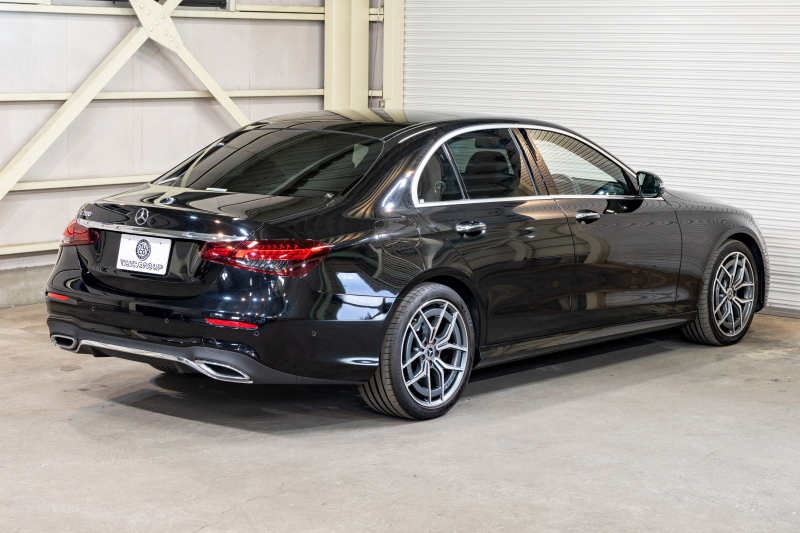 メルセデスベンツ Eクラス E200 ｽﾎﾟｰﾂ AMGｲﾝﾃﾘｱPKG ｴｸｽｸﾙｰｼﾌﾞ&ﾚｰﾀﾞｰSP　後期 BSG搭載 黒革 ﾊﾟﾉﾗﾏSR ﾅﾋﾞTV 360°ｶﾒﾗ ﾌﾞﾙﾒｽﾀｰ ﾍｯﾄﾞｱｯﾌﾟD ﾜｲﾔﾚｽﾁｬｰｼﾞ 自動ﾄﾗﾝｸ LEDﾍｯﾄﾞﾗｲﾄ　2年保証