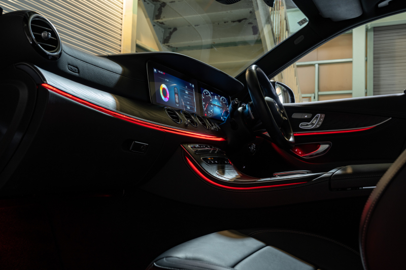 メルセデスベンツ Eクラス E200 ｽﾎﾟｰﾂ AMGｲﾝﾃﾘｱPKG ｴｸｽｸﾙｰｼﾌﾞ&ﾚｰﾀﾞｰSP　後期 BSG搭載 黒革 ﾊﾟﾉﾗﾏSR ﾅﾋﾞTV 360°ｶﾒﾗ ﾌﾞﾙﾒｽﾀｰ ﾍｯﾄﾞｱｯﾌﾟD ﾜｲﾔﾚｽﾁｬｰｼﾞ 自動ﾄﾗﾝｸ LEDﾍｯﾄﾞﾗｲﾄ　2年保証