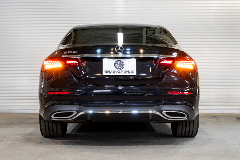 メルセデスベンツ Eクラス E200 ｽﾎﾟｰﾂ AMGｲﾝﾃﾘｱPKG ｴｸｽｸﾙｰｼﾌﾞ&ﾚｰﾀﾞｰSP　後期 BSG搭載 黒革 ﾊﾟﾉﾗﾏSR ﾅﾋﾞTV 360°ｶﾒﾗ ﾌﾞﾙﾒｽﾀｰ ﾍｯﾄﾞｱｯﾌﾟD ﾜｲﾔﾚｽﾁｬｰｼﾞ 自動ﾄﾗﾝｸ LEDﾍｯﾄﾞﾗｲﾄ　2年保証