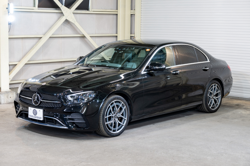 メルセデスベンツ Eクラス E200 ｽﾎﾟｰﾂ AMGｲﾝﾃﾘｱPKG ｴｸｽｸﾙｰｼﾌﾞ&ﾚｰﾀﾞｰSP　後期 BSG搭載 黒革 ﾊﾟﾉﾗﾏSR ﾅﾋﾞTV 360°ｶﾒﾗ ﾌﾞﾙﾒｽﾀｰ ﾍｯﾄﾞｱｯﾌﾟD ﾜｲﾔﾚｽﾁｬｰｼﾞ 自動ﾄﾗﾝｸ LEDﾍｯﾄﾞﾗｲﾄ　2年保証