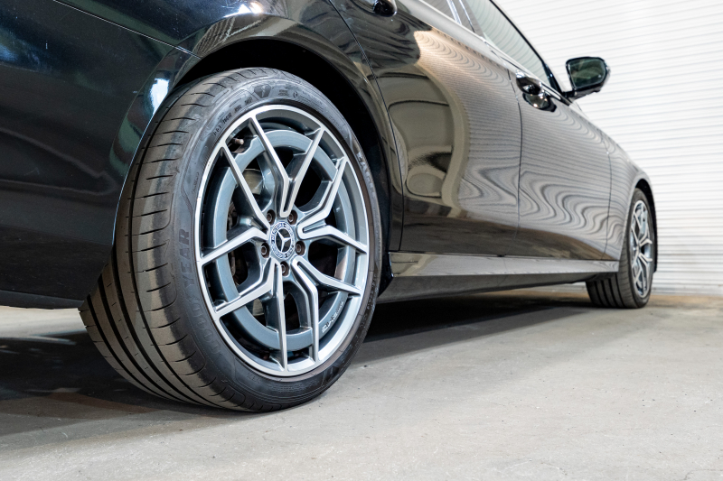 メルセデスベンツ Eクラス E200 ｽﾎﾟｰﾂ AMGｲﾝﾃﾘｱPKG ｴｸｽｸﾙｰｼﾌﾞ&ﾚｰﾀﾞｰSP　後期 BSG搭載 黒革 ﾊﾟﾉﾗﾏSR ﾅﾋﾞTV 360°ｶﾒﾗ ﾌﾞﾙﾒｽﾀｰ ﾍｯﾄﾞｱｯﾌﾟD ﾜｲﾔﾚｽﾁｬｰｼﾞ 自動ﾄﾗﾝｸ LEDﾍｯﾄﾞﾗｲﾄ　2年保証