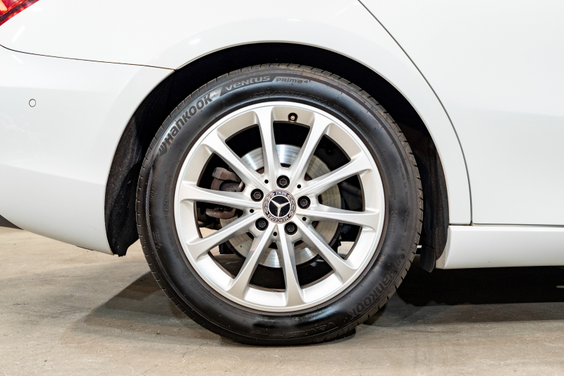 メルセデスベンツ Aクラス A250ｾﾀﾞﾝ 4MATIC ﾚｻﾞｰEXC&ｱﾄﾞﾊﾞﾝｽﾄﾞ&ﾅﾋﾞｹﾞｰｼｮﾝ&ﾚｰﾀﾞｰSP　黒革 ﾊﾟﾉﾗﾏSR MBUXﾅﾋﾞ ﾌﾙｾｸﾞ 360ｶﾒﾗ ﾜｲﾔﾚｽﾁｬｰｼﾞ ﾍｯﾄﾞｱｯﾌﾟD ADVｽﾋﾟｰｶｰ LEDﾍｯﾄﾞﾗｲﾄ　2年保証