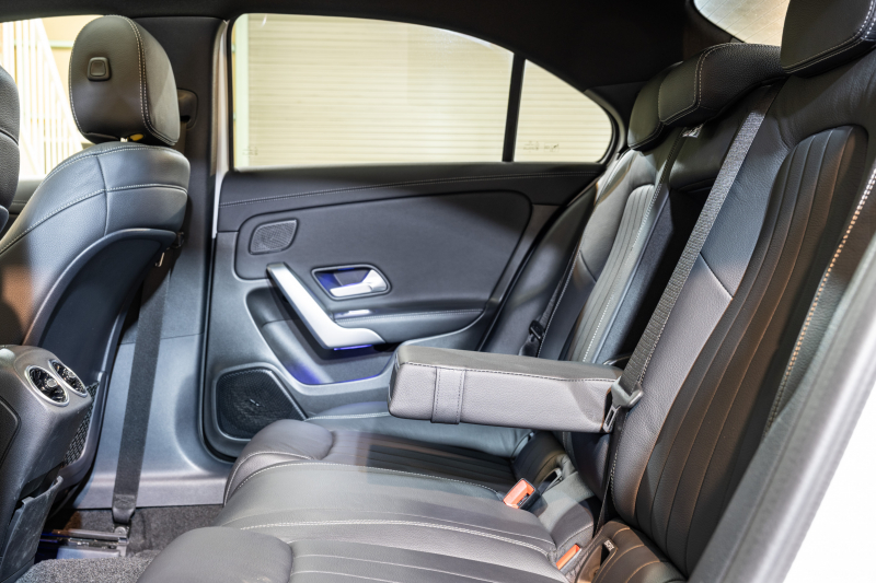 メルセデスベンツ Aクラス A250ｾﾀﾞﾝ 4MATIC ﾚｻﾞｰEXC&ｱﾄﾞﾊﾞﾝｽﾄﾞ&ﾅﾋﾞｹﾞｰｼｮﾝ&ﾚｰﾀﾞｰSP　黒革 ﾊﾟﾉﾗﾏSR MBUXﾅﾋﾞ ﾌﾙｾｸﾞ 360ｶﾒﾗ ﾜｲﾔﾚｽﾁｬｰｼﾞ ﾍｯﾄﾞｱｯﾌﾟD ADVｽﾋﾟｰｶｰ LEDﾍｯﾄﾞﾗｲﾄ　2年保証