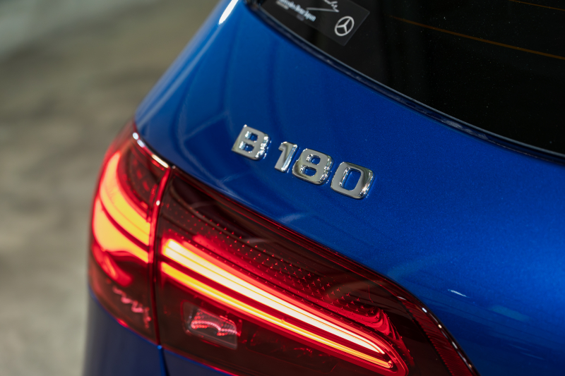 メルセデスベンツ Bクラス B180 BSG搭載 AMGﾗｲﾝPKG ｱﾄﾞﾊﾞﾝｽﾄﾞ&ﾅﾋﾞｹﾞｰｼｮﾝ&ﾚｰﾀﾞｰｾｰﾌﾃｨPKG　後期 Newﾃﾞｻﾞｲﾝｽﾃｱ 1ｵﾅ 黒半革 ﾊﾟﾉSR MBUXﾅﾋﾞ ﾌﾙｾｸﾞ 360ｶﾒﾗ ﾍｯﾄﾞｱｯﾌﾟD 自動ﾃｰﾙｹﾞｰﾄ LEDﾍｯﾄﾞﾗｲﾄ ｼｰﾄﾋｰﾀｰ　2年保証