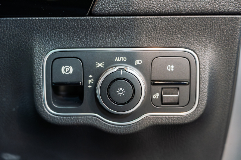 メルセデスベンツ Bクラス B180 BSG搭載 AMGﾗｲﾝPKG ｱﾄﾞﾊﾞﾝｽﾄﾞ&ﾅﾋﾞｹﾞｰｼｮﾝ&ﾚｰﾀﾞｰｾｰﾌﾃｨPKG　後期 Newﾃﾞｻﾞｲﾝｽﾃｱ 1ｵﾅ 黒半革 ﾊﾟﾉSR MBUXﾅﾋﾞ ﾌﾙｾｸﾞ 360ｶﾒﾗ ﾍｯﾄﾞｱｯﾌﾟD 自動ﾃｰﾙｹﾞｰﾄ LEDﾍｯﾄﾞﾗｲﾄ ｼｰﾄﾋｰﾀｰ　2年保証