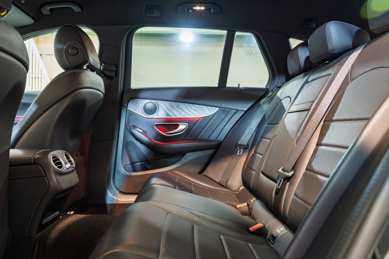 メルセデスベンツ Cクラス C220d ﾜｺﾞﾝ AVG AMGﾗｲﾝ ﾚｰﾀﾞｰSP　後期 黒革 ﾅﾋﾞTV Bｶﾒ AIRｻｽ LEDﾍｯﾄﾞﾗｲﾄ ACC BSM LCW　2年保証