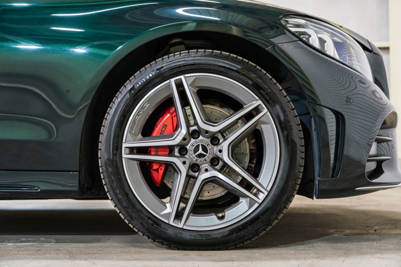 メルセデスベンツ Cクラス C220d ﾜｺﾞﾝ AVG AMGﾗｲﾝ ﾚｰﾀﾞｰSP　後期 黒革 ﾅﾋﾞTV Bｶﾒ AIRｻｽ LEDﾍｯﾄﾞﾗｲﾄ ACC BSM LCW　2年保証