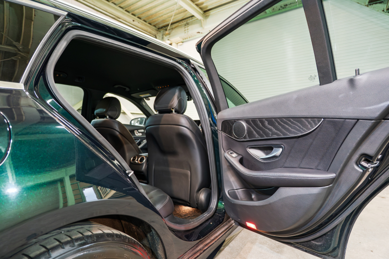 メルセデスベンツ Cクラス C220d ﾜｺﾞﾝ AVG AMGﾗｲﾝ ﾚｰﾀﾞｰSP　後期 黒革 ﾅﾋﾞTV Bｶﾒ AIRｻｽ LEDﾍｯﾄﾞﾗｲﾄ ACC BSM LCW　2年保証