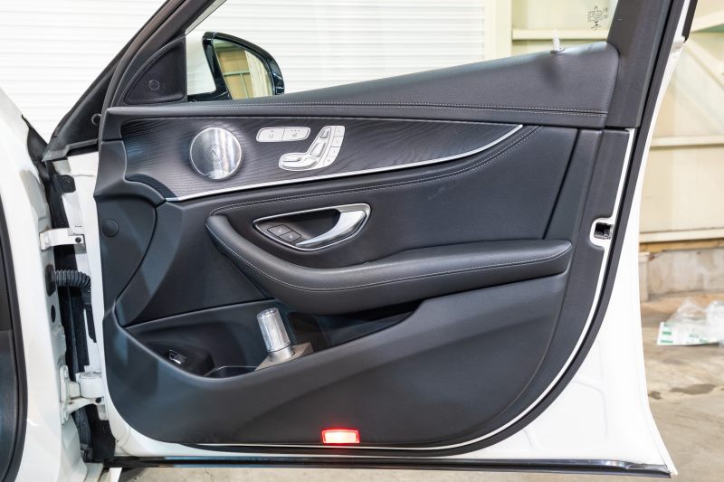 メルセデスベンツ Eクラス E300ﾜｺﾞﾝ AVGｽﾎﾟｰﾂ ｴｸｽｸﾙｰｼﾌﾞPKG ﾚｰﾀﾞｰSP　中期 1ｵｰﾅｰ 黒革 ﾊﾟﾉﾗﾏSR ﾅﾋﾞTV Meｺﾈ carplay ﾌﾞﾙﾒｽﾀｰ ﾍｯﾄﾞｱｯﾌﾟD ｴｱﾊﾞﾗﾝｽP 自動ﾄﾗﾝｸ ﾌｯﾄｵｰﾌﾟﾅｰ Newﾃﾞｻﾞｲﾝｽﾃｱ　2年保証