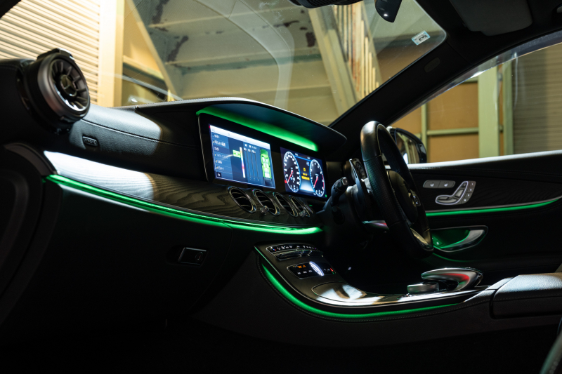 メルセデスベンツ Eクラス E300ﾜｺﾞﾝ AVGｽﾎﾟｰﾂ ｴｸｽｸﾙｰｼﾌﾞPKG ﾚｰﾀﾞｰSP　中期 1ｵｰﾅｰ 黒革 ﾊﾟﾉﾗﾏSR ﾅﾋﾞTV Meｺﾈ carplay ﾌﾞﾙﾒｽﾀｰ ﾍｯﾄﾞｱｯﾌﾟD ｴｱﾊﾞﾗﾝｽP 自動ﾄﾗﾝｸ ﾌｯﾄｵｰﾌﾟﾅｰ Newﾃﾞｻﾞｲﾝｽﾃｱ　2年保証