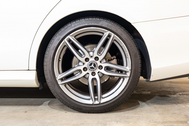 メルセデスベンツ Eクラス E300ﾜｺﾞﾝ AVGｽﾎﾟｰﾂ ｴｸｽｸﾙｰｼﾌﾞPKG ﾚｰﾀﾞｰSP　中期 1ｵｰﾅｰ 黒革 ﾊﾟﾉﾗﾏSR ﾅﾋﾞTV Meｺﾈ carplay ﾌﾞﾙﾒｽﾀｰ ﾍｯﾄﾞｱｯﾌﾟD ｴｱﾊﾞﾗﾝｽP 自動ﾄﾗﾝｸ ﾌｯﾄｵｰﾌﾟﾅｰ Newﾃﾞｻﾞｲﾝｽﾃｱ　2年保証