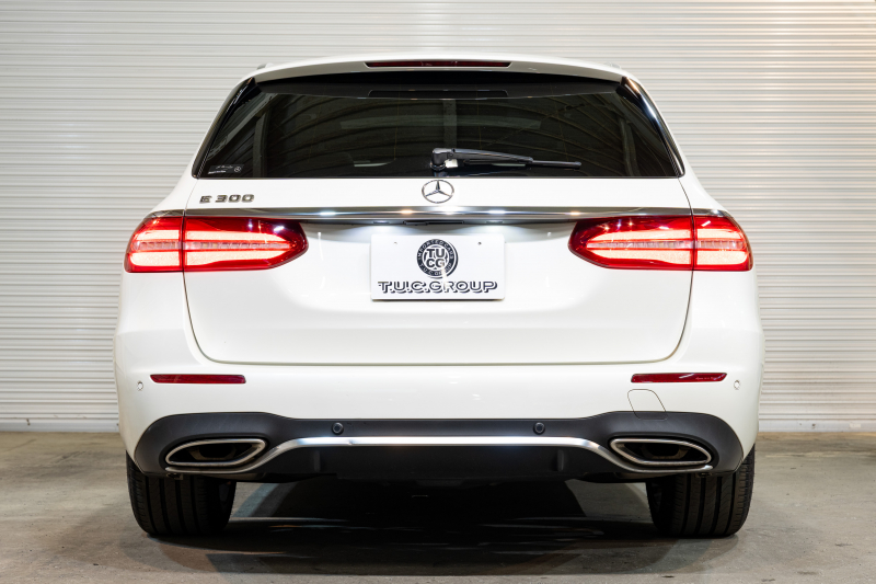 メルセデスベンツ Eクラス E300ﾜｺﾞﾝ AVGｽﾎﾟｰﾂ ｴｸｽｸﾙｰｼﾌﾞPKG ﾚｰﾀﾞｰSP　中期 1ｵｰﾅｰ 黒革 ﾊﾟﾉﾗﾏSR ﾅﾋﾞTV Meｺﾈ carplay ﾌﾞﾙﾒｽﾀｰ ﾍｯﾄﾞｱｯﾌﾟD ｴｱﾊﾞﾗﾝｽP 自動ﾄﾗﾝｸ ﾌｯﾄｵｰﾌﾟﾅｰ Newﾃﾞｻﾞｲﾝｽﾃｱ　2年保証