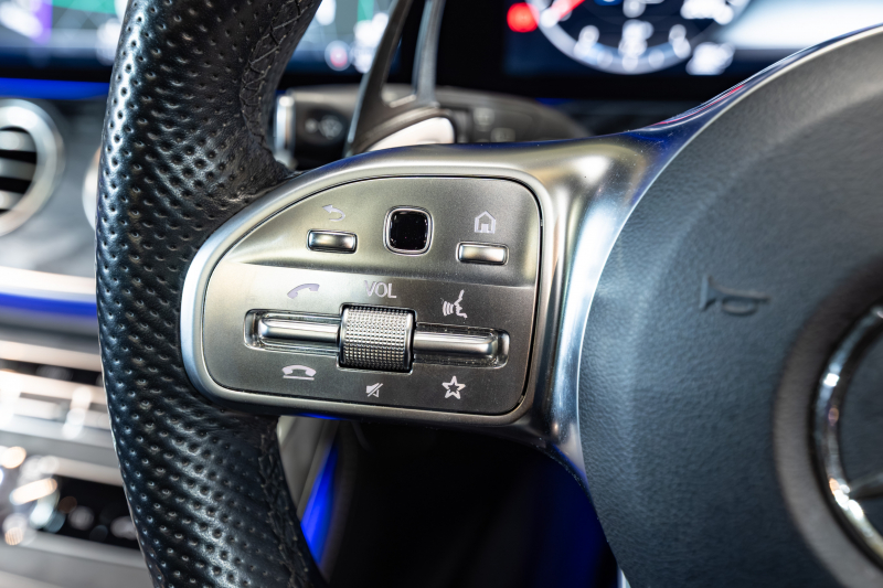 メルセデスベンツ Eクラス E300ﾜｺﾞﾝ AVGｽﾎﾟｰﾂ ｴｸｽｸﾙｰｼﾌﾞPKG ﾚｰﾀﾞｰSP　中期 1ｵｰﾅｰ 黒革 ﾊﾟﾉﾗﾏSR ﾅﾋﾞTV Meｺﾈ carplay ﾌﾞﾙﾒｽﾀｰ ﾍｯﾄﾞｱｯﾌﾟD ｴｱﾊﾞﾗﾝｽP 自動ﾄﾗﾝｸ ﾌｯﾄｵｰﾌﾟﾅｰ Newﾃﾞｻﾞｲﾝｽﾃｱ　2年保証