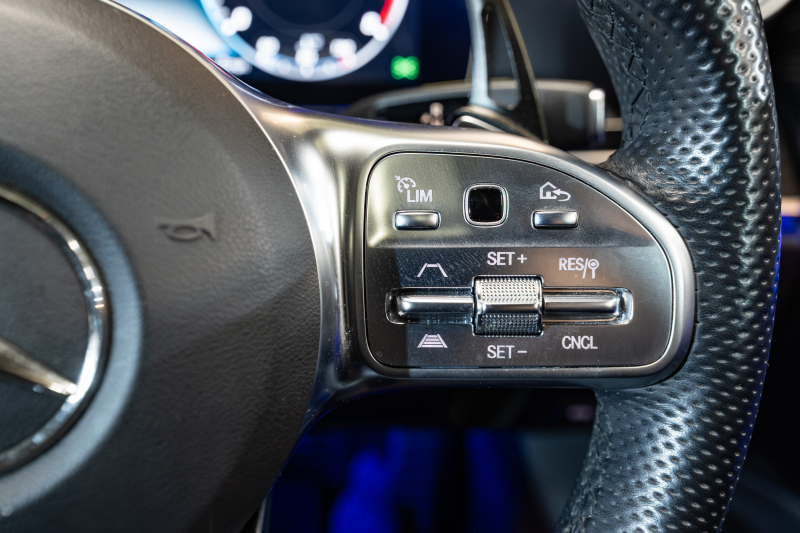 メルセデスベンツ Eクラス E300ﾜｺﾞﾝ AVGｽﾎﾟｰﾂ ｴｸｽｸﾙｰｼﾌﾞPKG ﾚｰﾀﾞｰSP　中期 1ｵｰﾅｰ 黒革 ﾊﾟﾉﾗﾏSR ﾅﾋﾞTV Meｺﾈ carplay ﾌﾞﾙﾒｽﾀｰ ﾍｯﾄﾞｱｯﾌﾟD ｴｱﾊﾞﾗﾝｽP 自動ﾄﾗﾝｸ ﾌｯﾄｵｰﾌﾟﾅｰ Newﾃﾞｻﾞｲﾝｽﾃｱ　2年保証