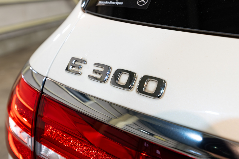 メルセデスベンツ Eクラス E300ﾜｺﾞﾝ AVGｽﾎﾟｰﾂ ｴｸｽｸﾙｰｼﾌﾞPKG ﾚｰﾀﾞｰSP　中期 1ｵｰﾅｰ 黒革 ﾊﾟﾉﾗﾏSR ﾅﾋﾞTV Meｺﾈ carplay ﾌﾞﾙﾒｽﾀｰ ﾍｯﾄﾞｱｯﾌﾟD ｴｱﾊﾞﾗﾝｽP 自動ﾄﾗﾝｸ ﾌｯﾄｵｰﾌﾟﾅｰ Newﾃﾞｻﾞｲﾝｽﾃｱ　2年保証