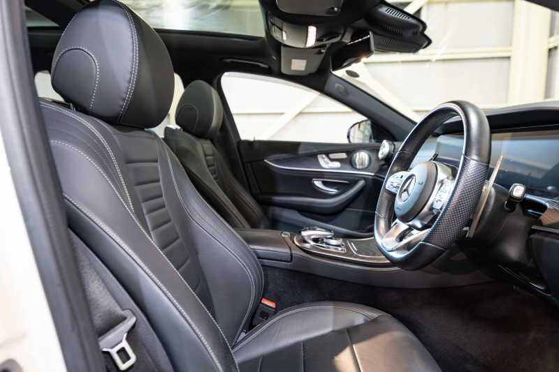 メルセデスベンツ Eクラス E300ﾜｺﾞﾝ AVGｽﾎﾟｰﾂ ｴｸｽｸﾙｰｼﾌﾞPKG ﾚｰﾀﾞｰSP　中期 1ｵｰﾅｰ 黒革 ﾊﾟﾉﾗﾏSR ﾅﾋﾞTV Meｺﾈ carplay ﾌﾞﾙﾒｽﾀｰ ﾍｯﾄﾞｱｯﾌﾟD ｴｱﾊﾞﾗﾝｽP 自動ﾄﾗﾝｸ ﾌｯﾄｵｰﾌﾟﾅｰ Newﾃﾞｻﾞｲﾝｽﾃｱ　2年保証