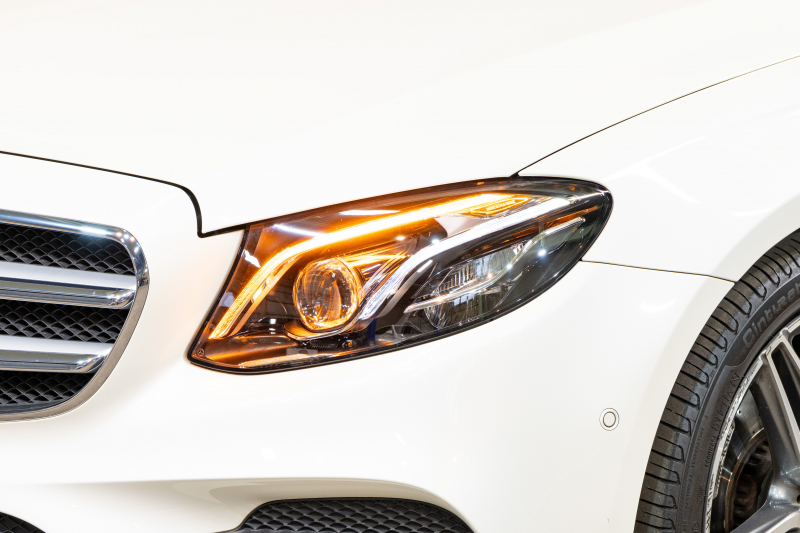 メルセデスベンツ Eクラス E300ﾜｺﾞﾝ AVGｽﾎﾟｰﾂ ｴｸｽｸﾙｰｼﾌﾞPKG ﾚｰﾀﾞｰSP　中期 1ｵｰﾅｰ 黒革 ﾊﾟﾉﾗﾏSR ﾅﾋﾞTV Meｺﾈ carplay ﾌﾞﾙﾒｽﾀｰ ﾍｯﾄﾞｱｯﾌﾟD ｴｱﾊﾞﾗﾝｽP 自動ﾄﾗﾝｸ ﾌｯﾄｵｰﾌﾟﾅｰ Newﾃﾞｻﾞｲﾝｽﾃｱ　2年保証