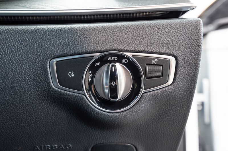 メルセデスベンツ Eクラス E300ﾜｺﾞﾝ AVGｽﾎﾟｰﾂ ｴｸｽｸﾙｰｼﾌﾞPKG ﾚｰﾀﾞｰSP　中期 1ｵｰﾅｰ 黒革 ﾊﾟﾉﾗﾏSR ﾅﾋﾞTV Meｺﾈ carplay ﾌﾞﾙﾒｽﾀｰ ﾍｯﾄﾞｱｯﾌﾟD ｴｱﾊﾞﾗﾝｽP 自動ﾄﾗﾝｸ ﾌｯﾄｵｰﾌﾟﾅｰ Newﾃﾞｻﾞｲﾝｽﾃｱ　2年保証