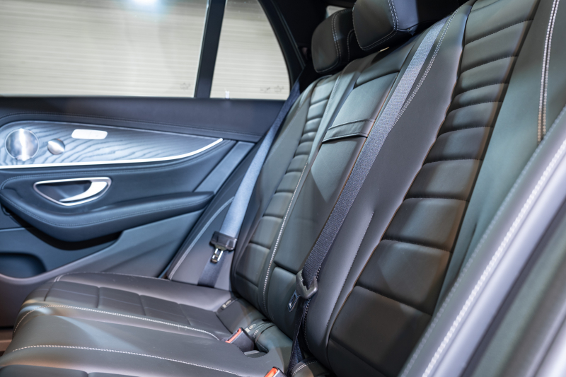 メルセデスベンツ Eクラス E300ﾜｺﾞﾝ AVGｽﾎﾟｰﾂ ｴｸｽｸﾙｰｼﾌﾞPKG ﾚｰﾀﾞｰSP　中期 1ｵｰﾅｰ 黒革 ﾊﾟﾉﾗﾏSR ﾅﾋﾞTV Meｺﾈ carplay ﾌﾞﾙﾒｽﾀｰ ﾍｯﾄﾞｱｯﾌﾟD ｴｱﾊﾞﾗﾝｽP 自動ﾄﾗﾝｸ ﾌｯﾄｵｰﾌﾟﾅｰ Newﾃﾞｻﾞｲﾝｽﾃｱ　2年保証