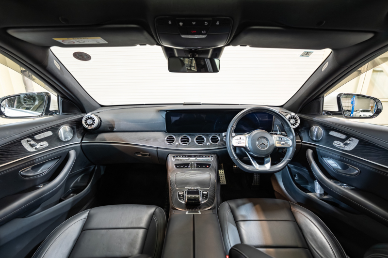 メルセデスベンツ Eクラス E300ﾜｺﾞﾝ AVGｽﾎﾟｰﾂ ｴｸｽｸﾙｰｼﾌﾞPKG ﾚｰﾀﾞｰSP　中期 1ｵｰﾅｰ 黒革 ﾊﾟﾉﾗﾏSR ﾅﾋﾞTV Meｺﾈ carplay ﾌﾞﾙﾒｽﾀｰ ﾍｯﾄﾞｱｯﾌﾟD ｴｱﾊﾞﾗﾝｽP 自動ﾄﾗﾝｸ ﾌｯﾄｵｰﾌﾟﾅｰ Newﾃﾞｻﾞｲﾝｽﾃｱ　2年保証